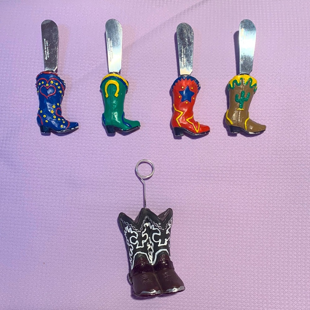 4 cowboy boot butter knives and a cowboy boots card holder.